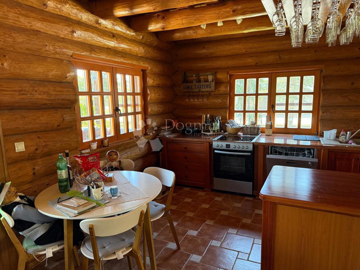 Locale commerciale Selnik, Maruševec, 670m2