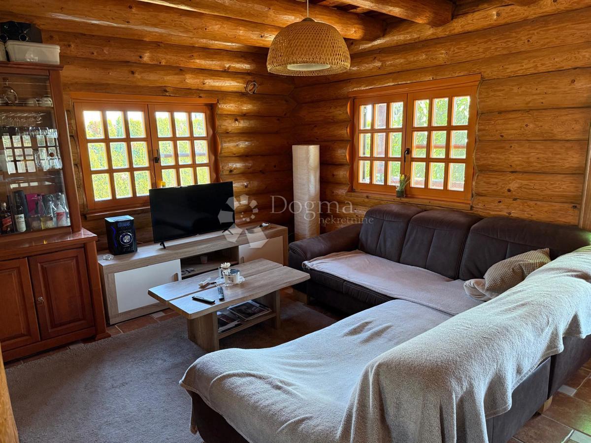 Locale commerciale Selnik, Maruševec, 670m2