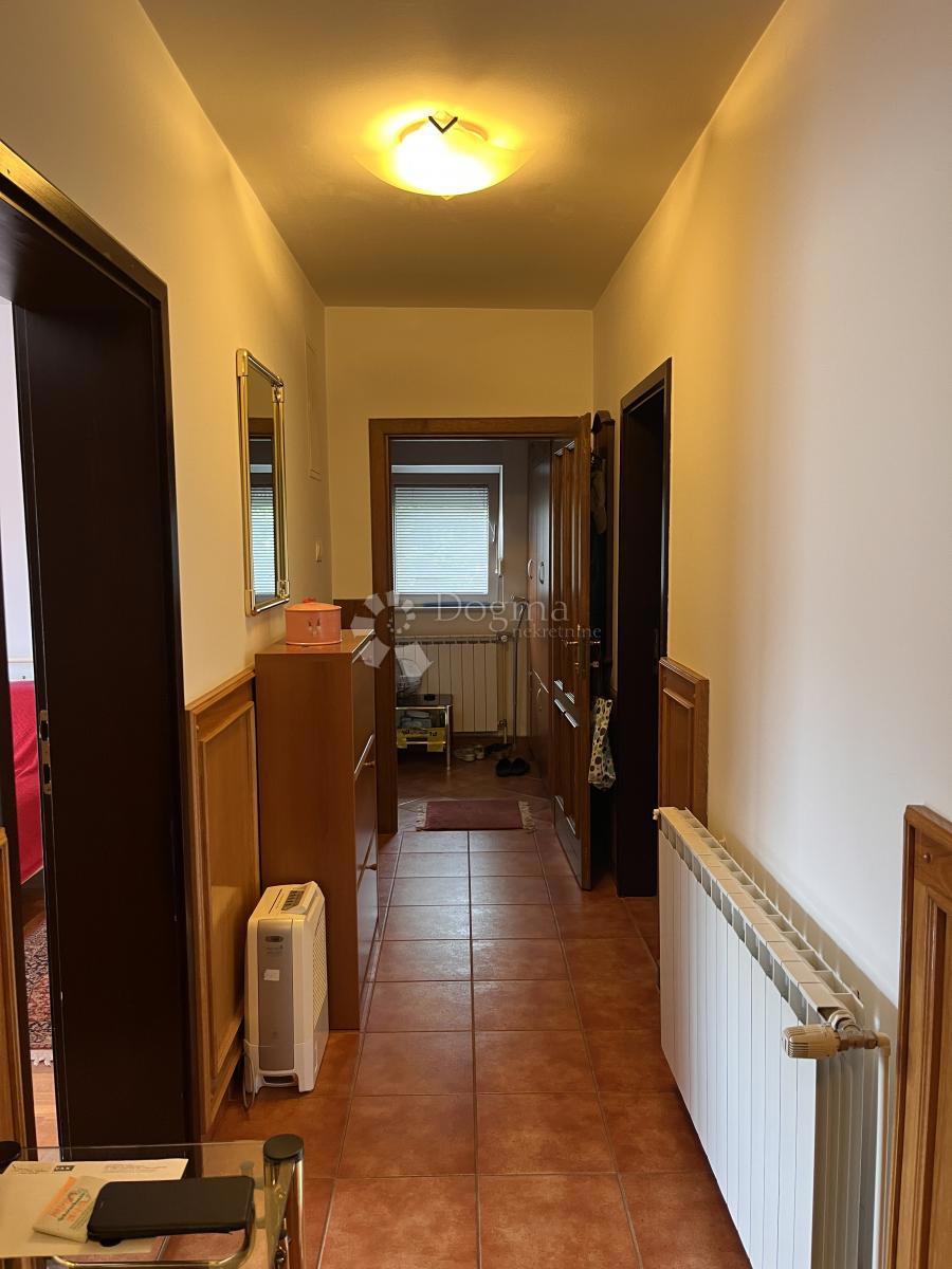 Casa Susedgrad, Podsused - Vrapče, 313m2