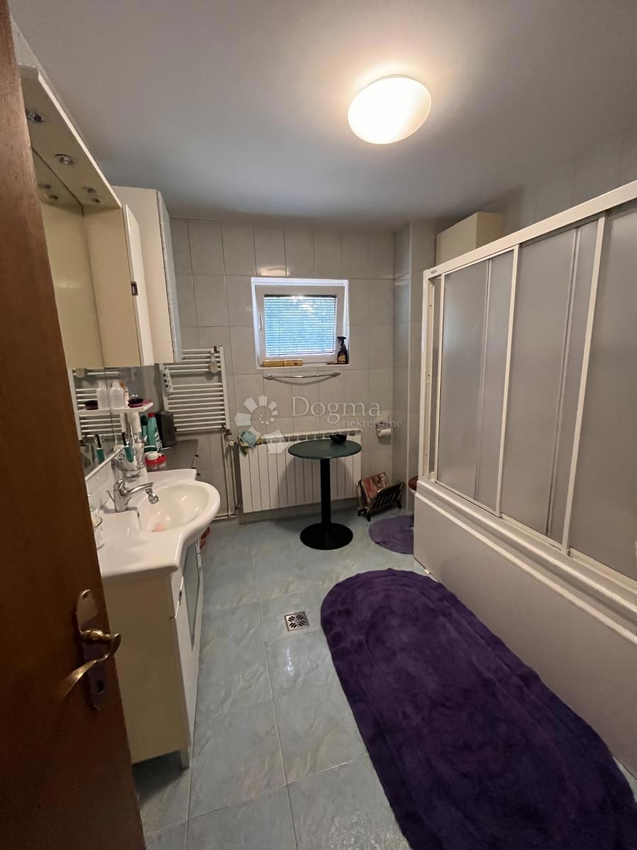 Casa Susedgrad, Podsused - Vrapče, 313m2