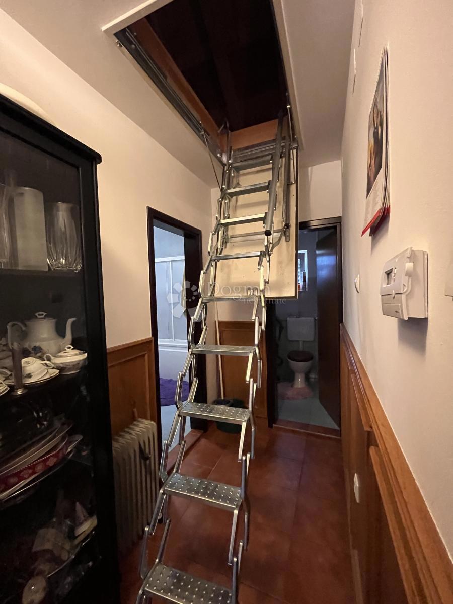 Casa Susedgrad, Podsused - Vrapče, 313m2