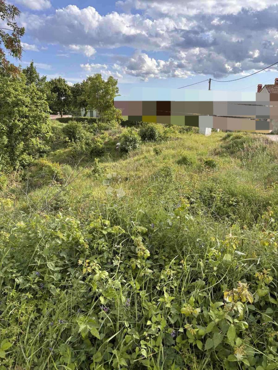 Terreno edificabile Hum, Buzet, 850m2