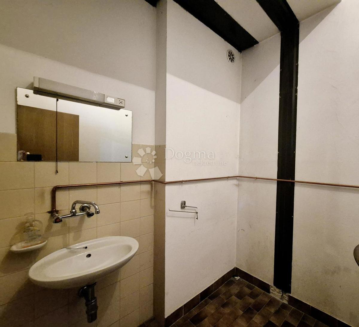 Locale commerciale Centar, Požega, 61,28m2