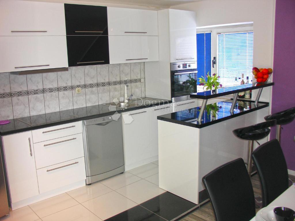 Allogio Grad, Šibenik, 116m2