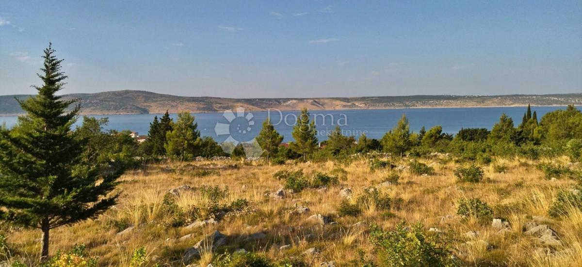 [OASI VICINO AL MARE] Terreno Starigrad 7500m2 