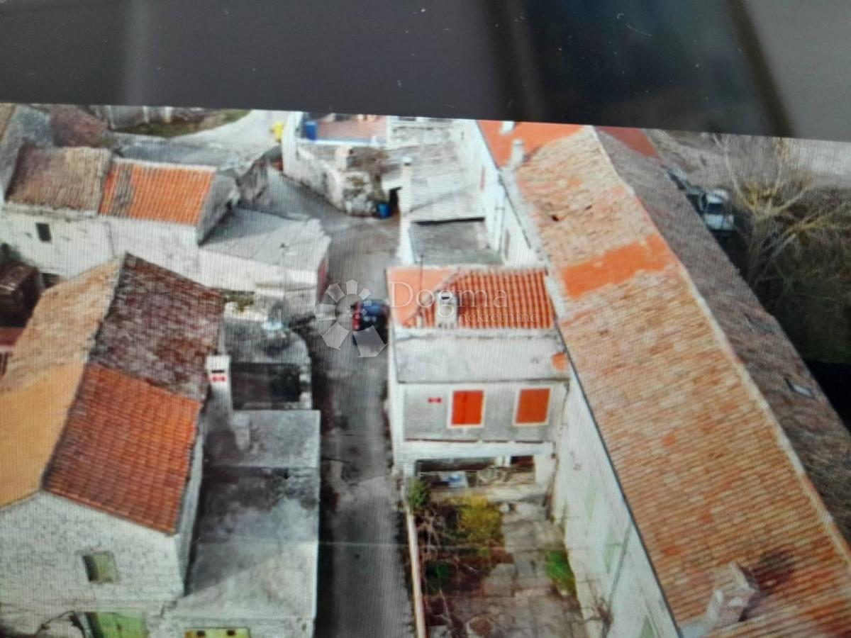 Una storia di pietra da ristrutturare!