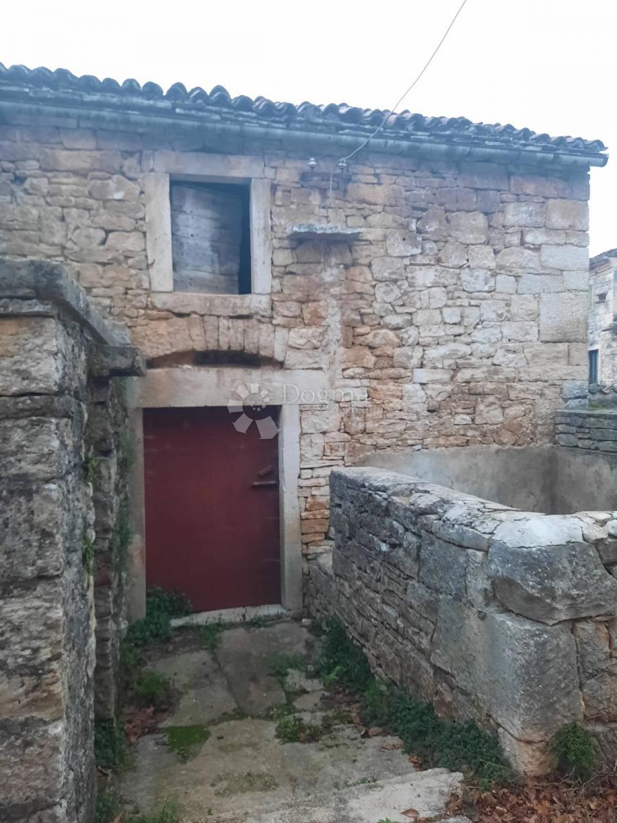 Una storia di pietra da ristrutturare!