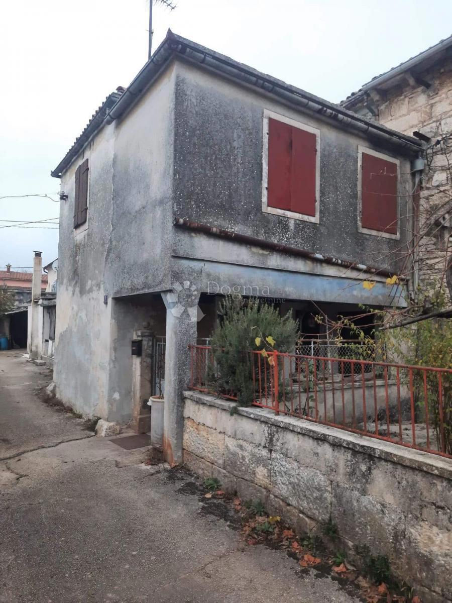 Una storia di pietra da ristrutturare!