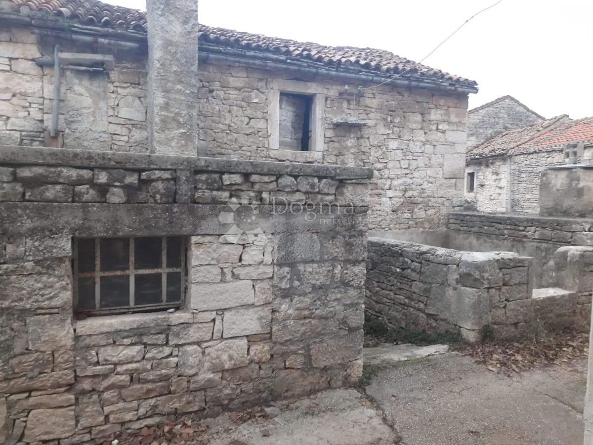 Una storia di pietra da ristrutturare!