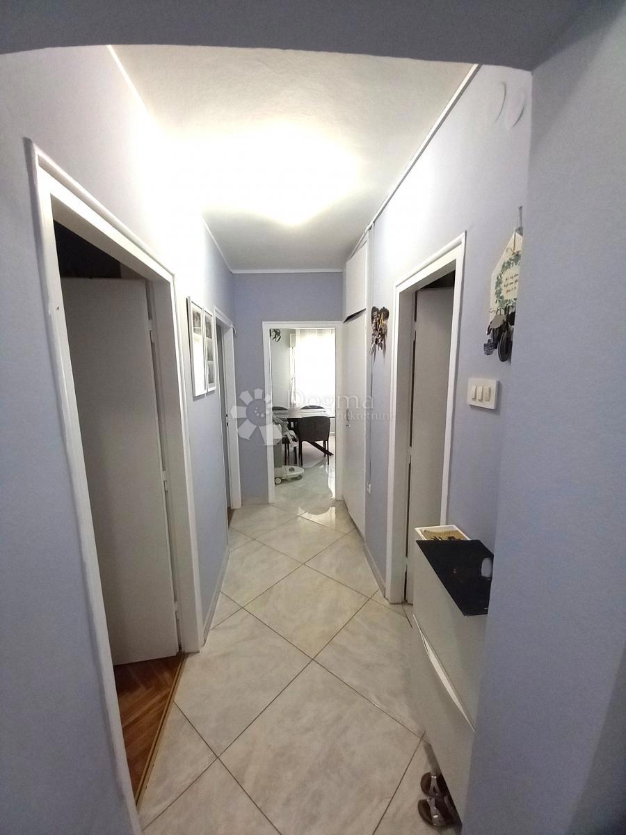 Podmurvice, appartamento pratico in buona posizione