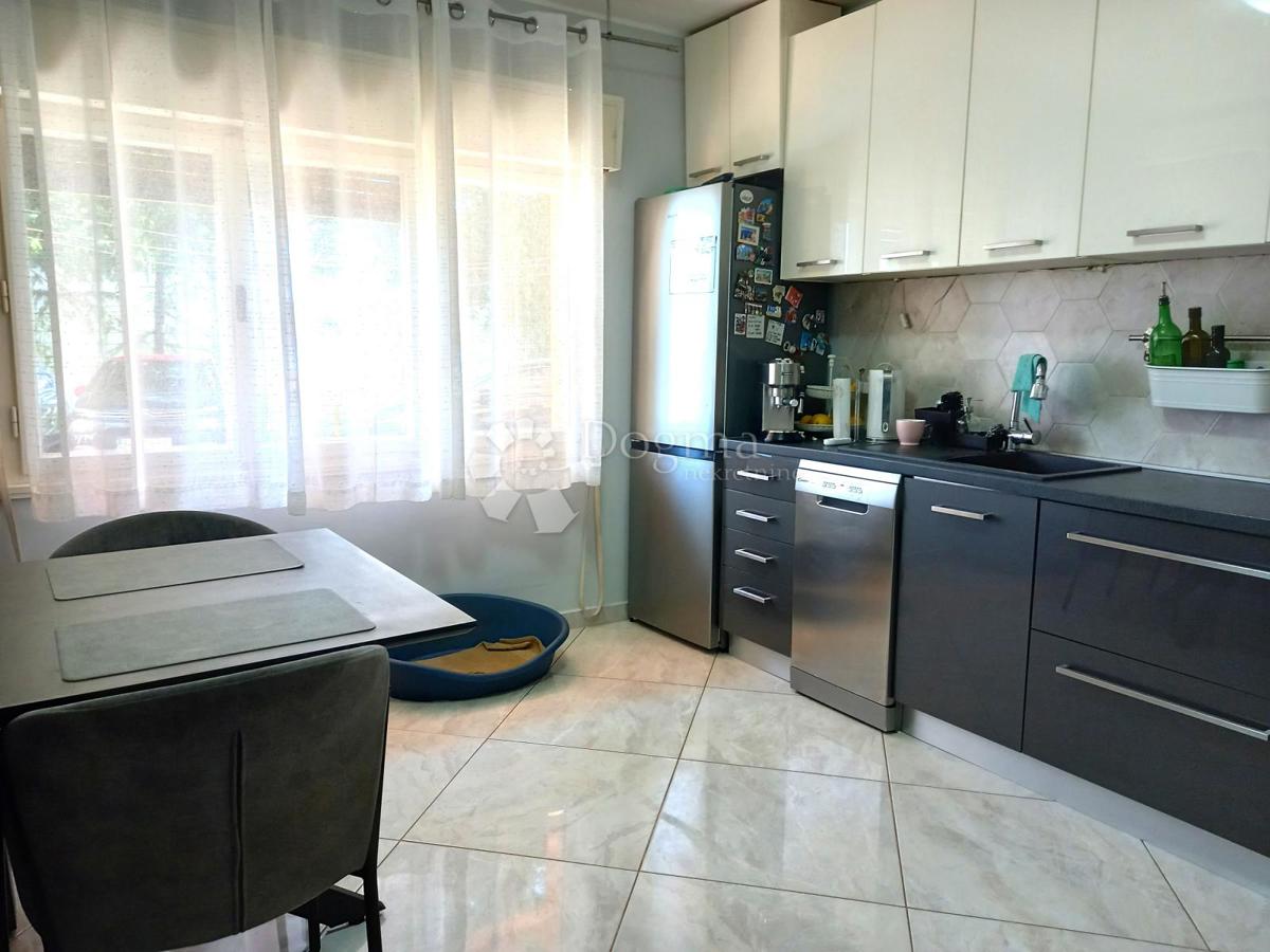 Podmurvice, appartamento pratico in buona posizione