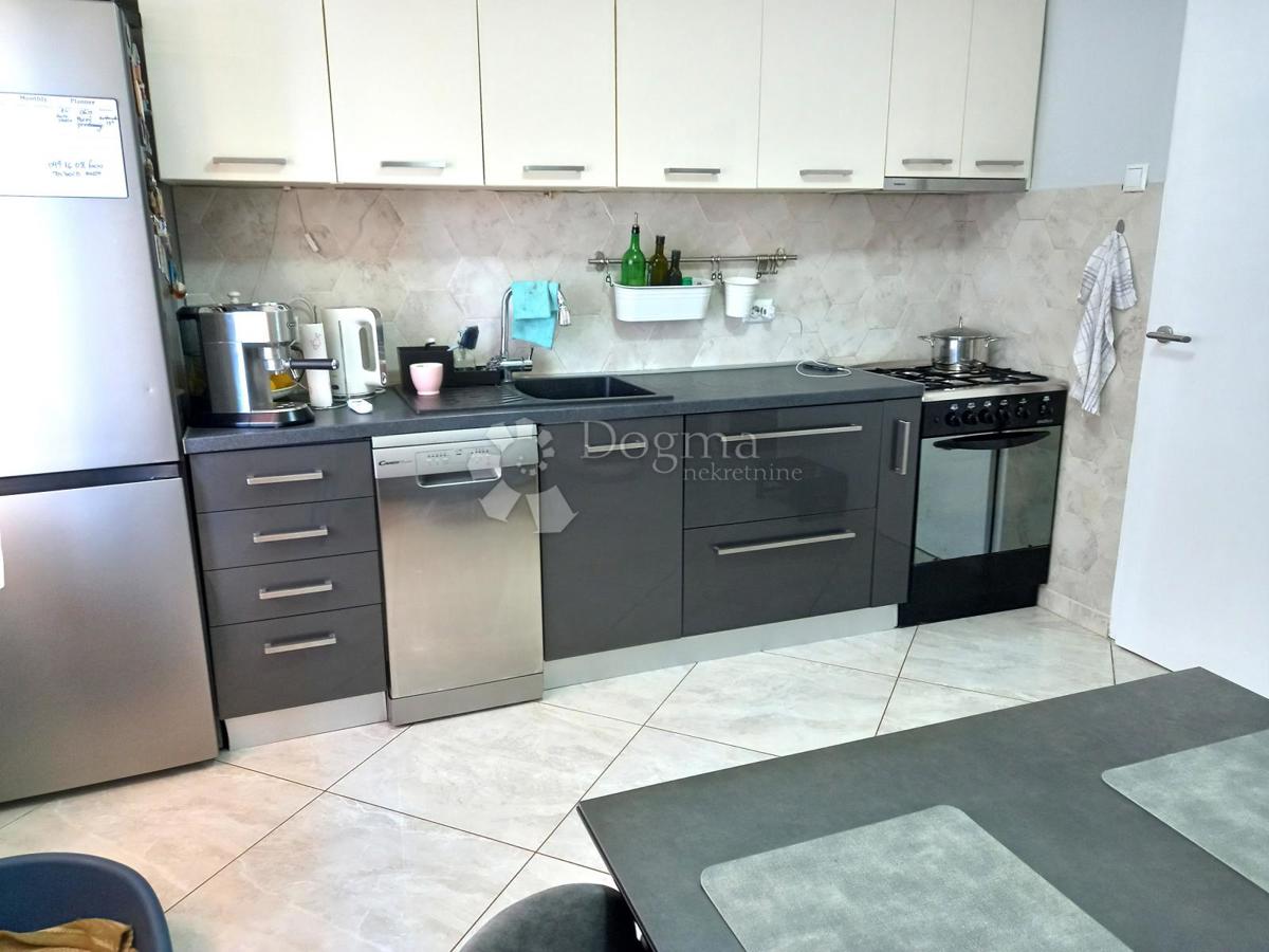 Podmurvice, appartamento pratico in buona posizione