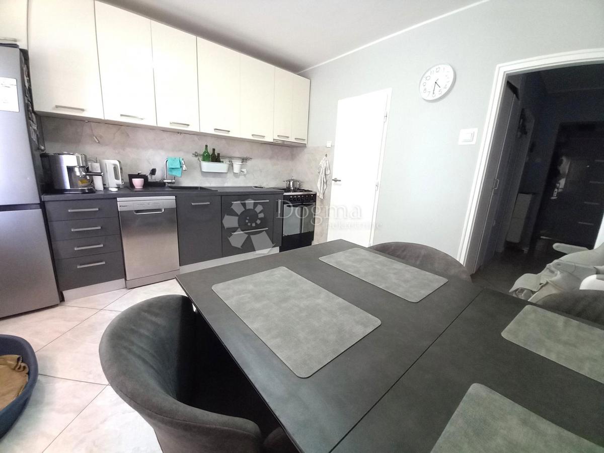 Podmurvice, appartamento pratico in buona posizione