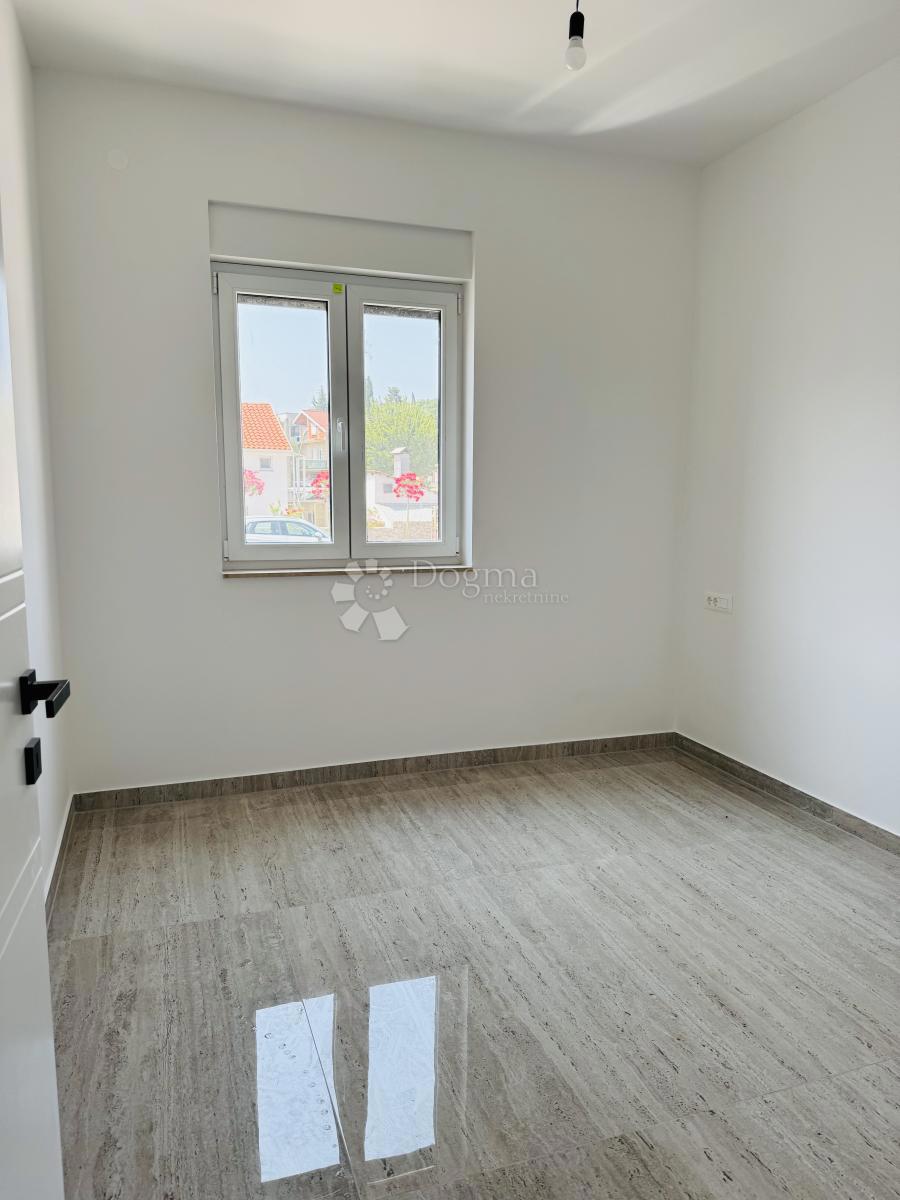 Allogio Maslenica, Jasenice, 81,84m2