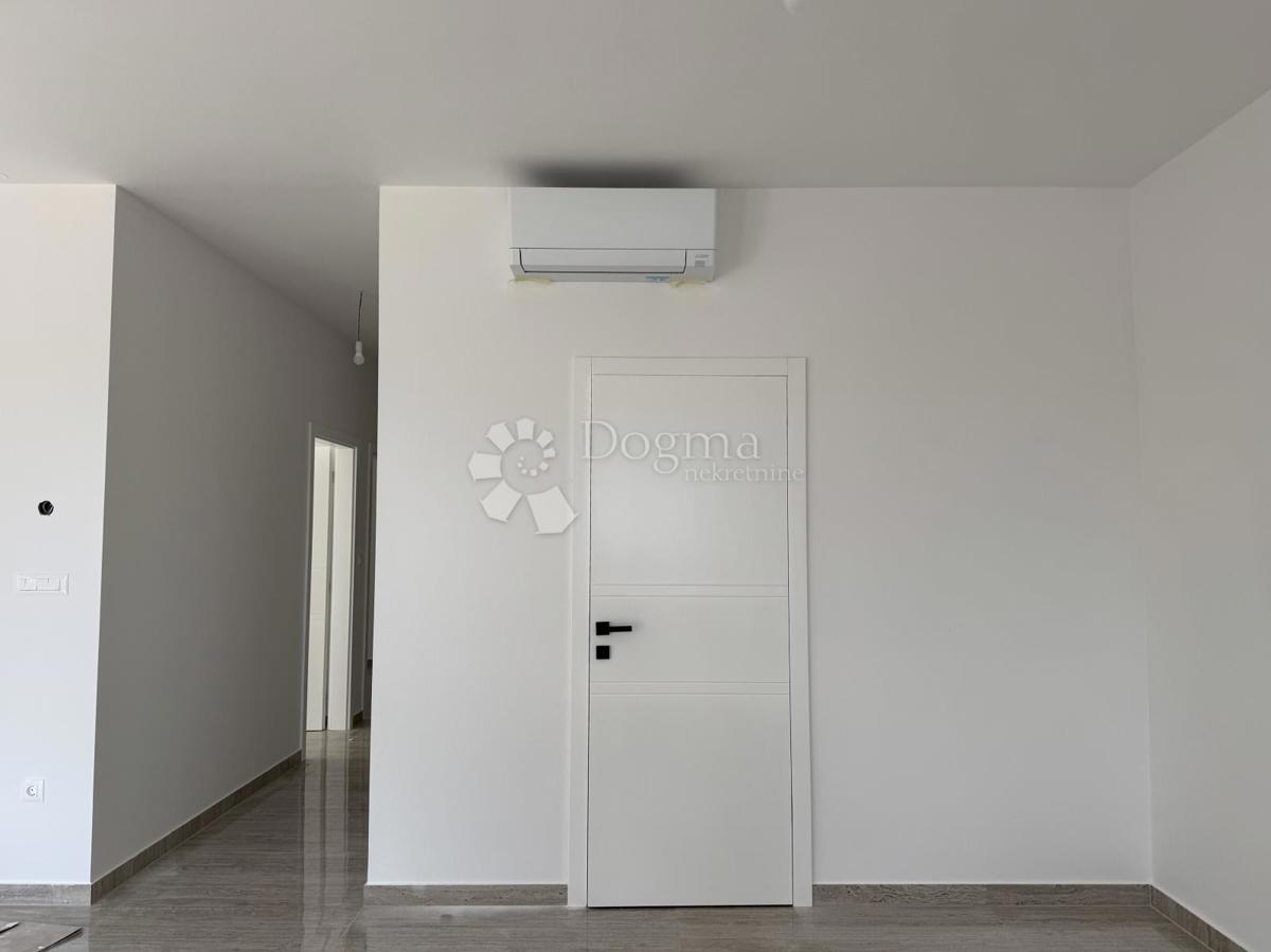 Allogio Maslenica, Jasenice, 81,84m2