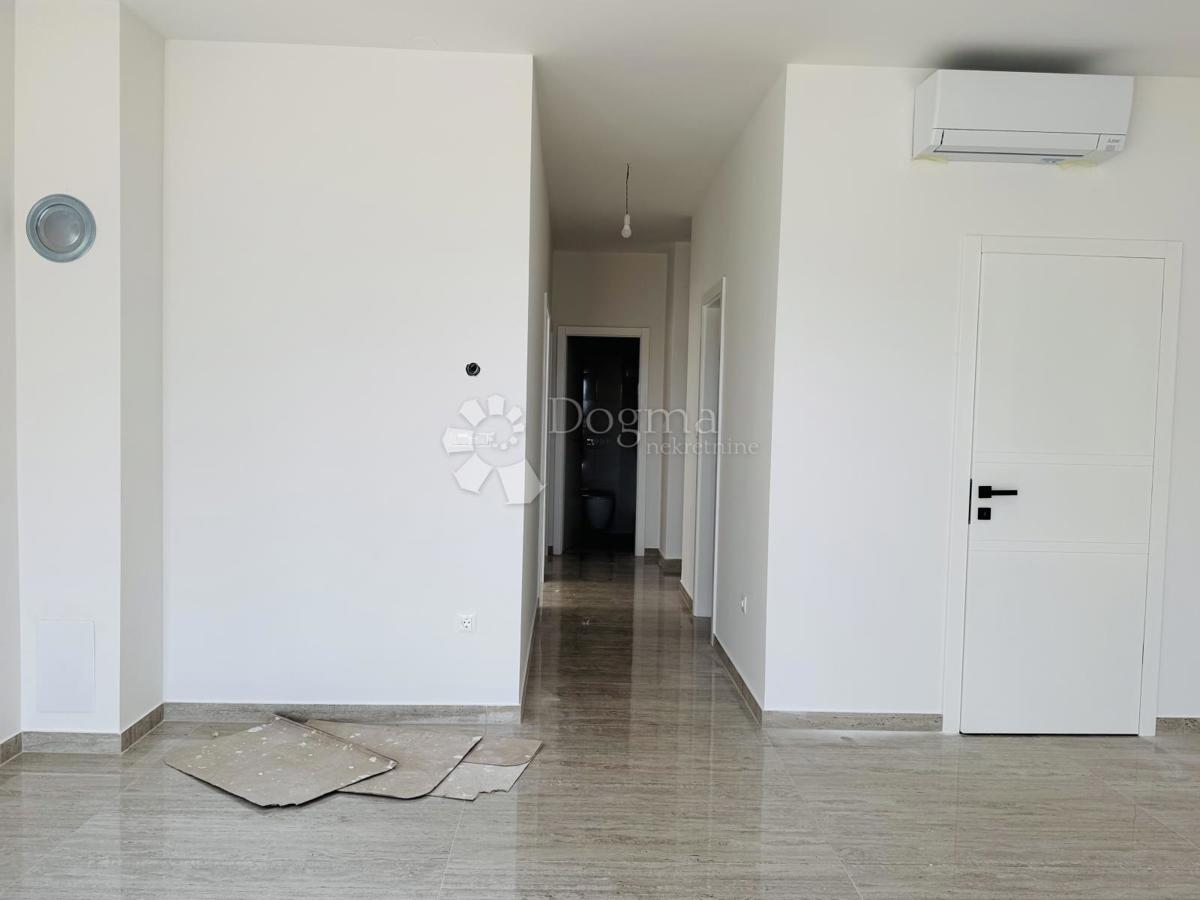 Allogio Maslenica, Jasenice, 81,84m2