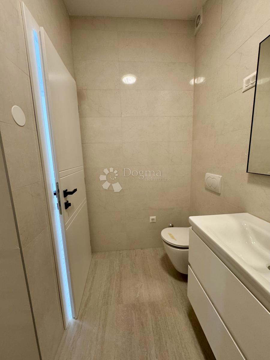 Allogio Maslenica, Jasenice, 81,84m2