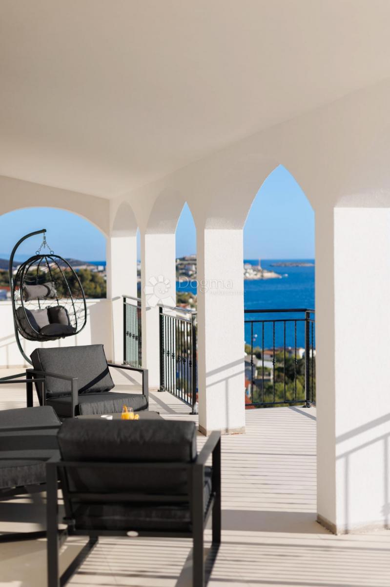 SEVID - SPAZIOSA VILLA A 50 M DAL MARE CON VISTA SUPERIORE