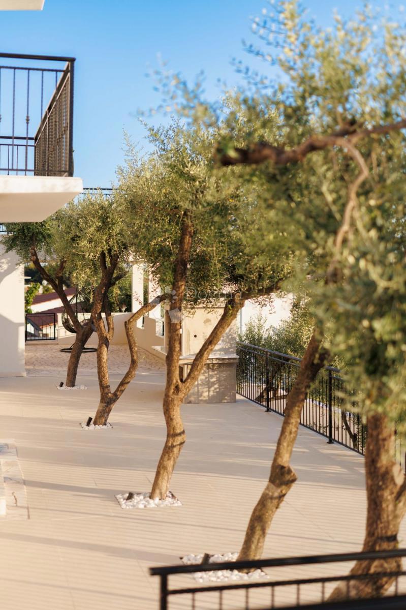 SEVID - SPAZIOSA VILLA A 50 M DAL MARE CON VISTA SUPERIORE