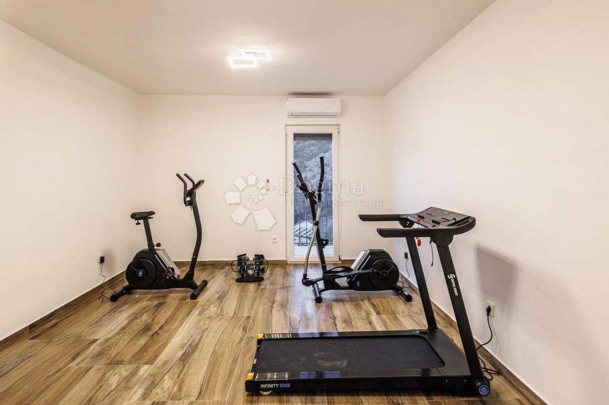 SEVID - SPAZIOSA VILLA A 50 M DAL MARE CON VISTA SUPERIORE