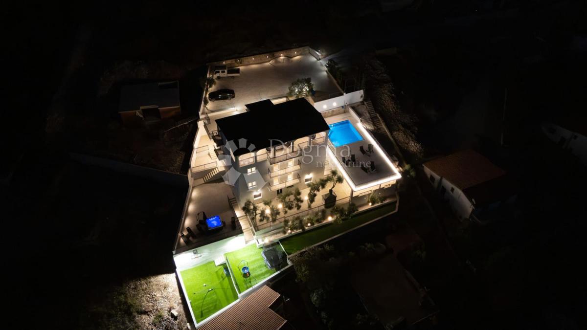 SEVID - SPAZIOSA VILLA A 50 M DAL MARE CON VISTA SUPERIORE