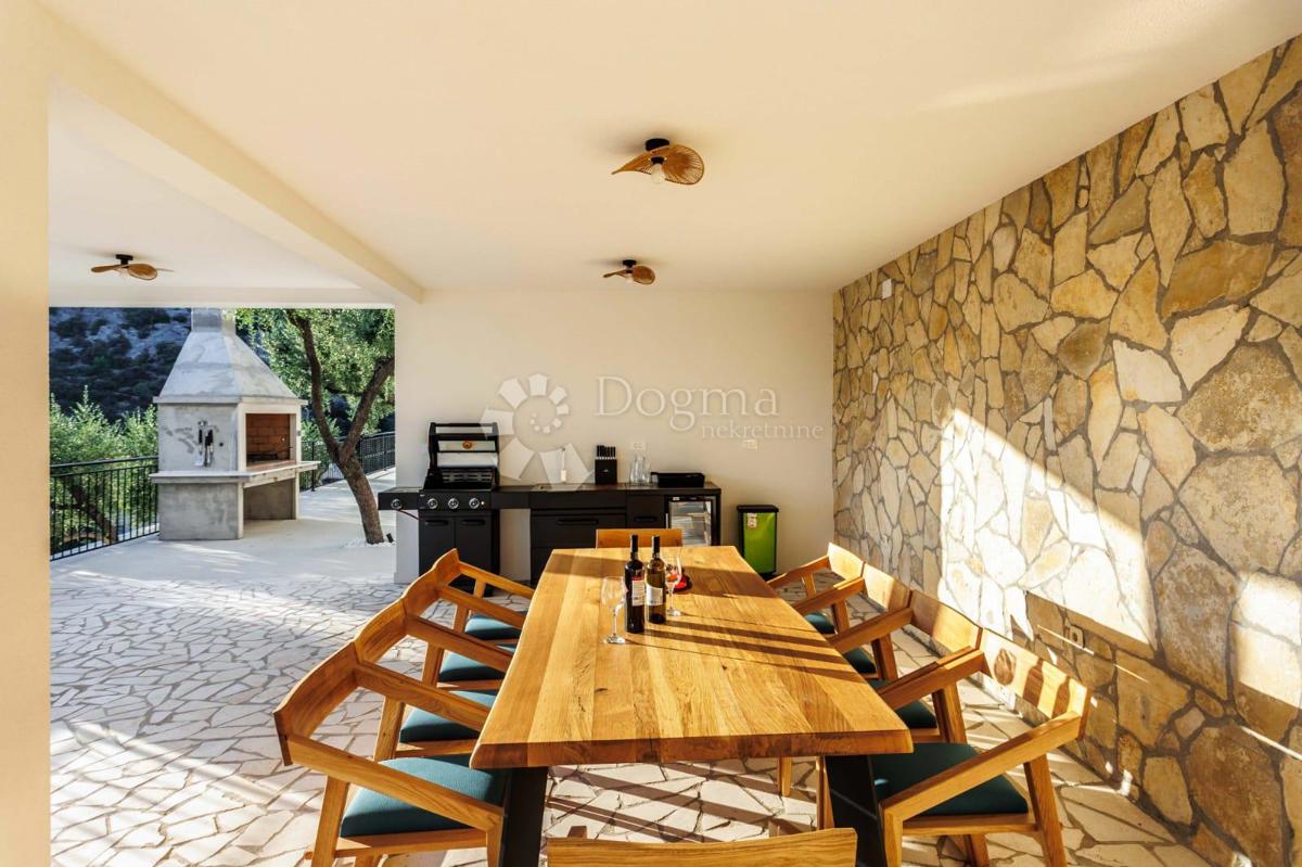 SEVID - SPAZIOSA VILLA A 50 M DAL MARE CON VISTA SUPERIORE