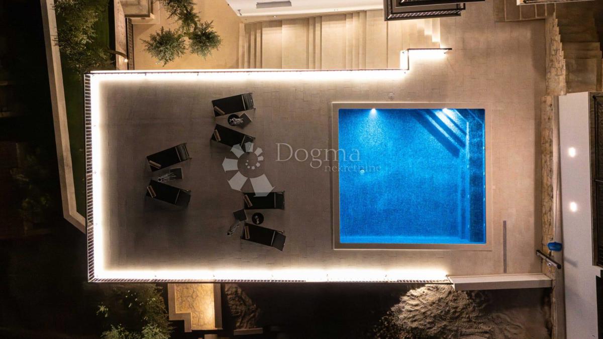 SEVID - SPAZIOSA VILLA A 50 M DAL MARE CON VISTA SUPERIORE