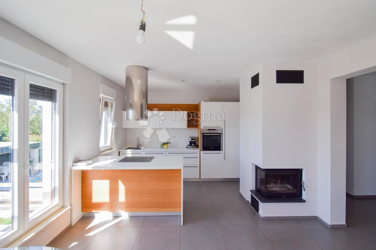 Casa Monteserpo - Komunal, Pula, 250m2