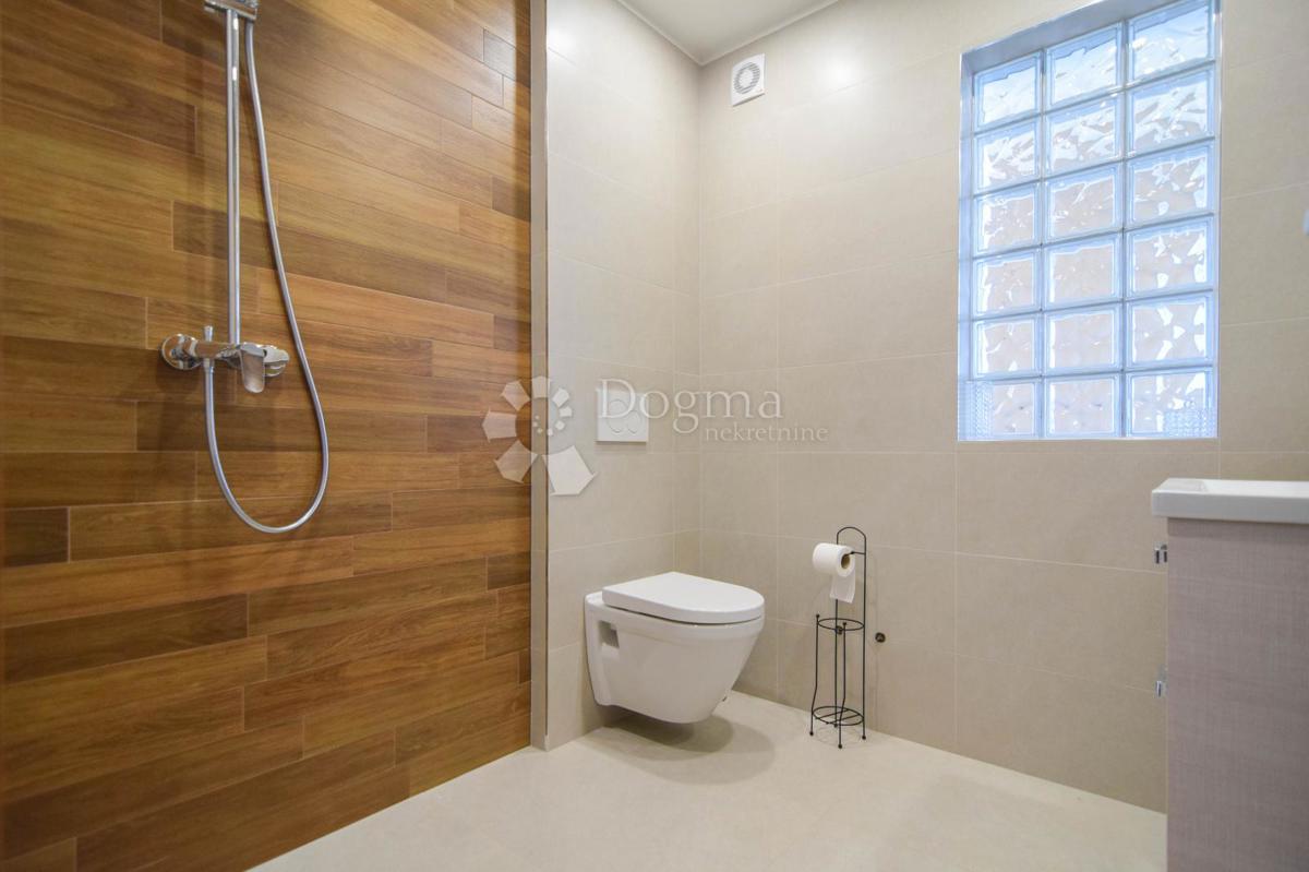 Casa Monteserpo - Komunal, Pula, 250m2