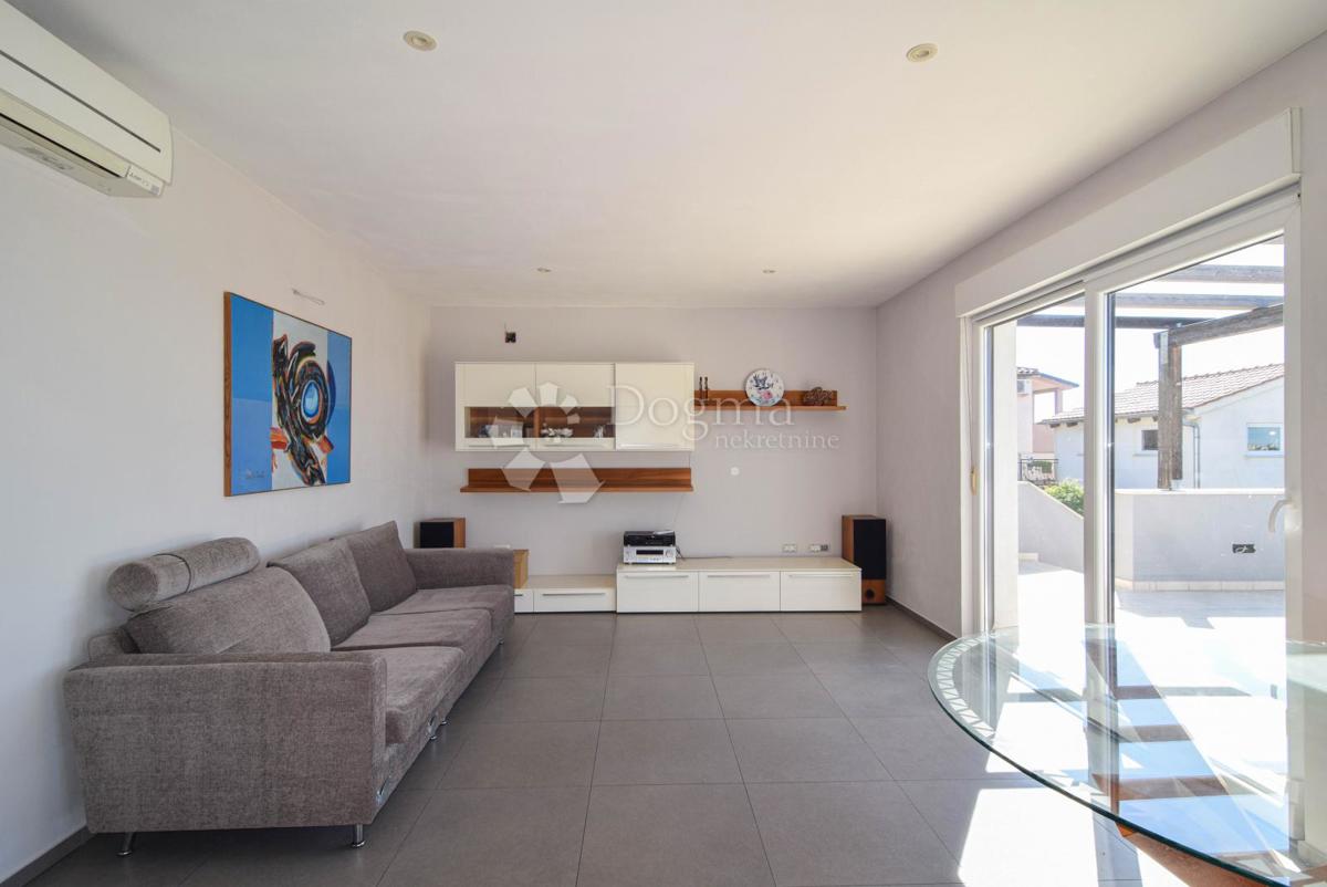 Casa Monteserpo - Komunal, Pula, 250m2