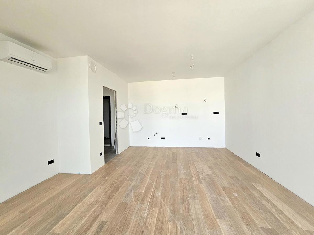 Umago, nuova costruzione,