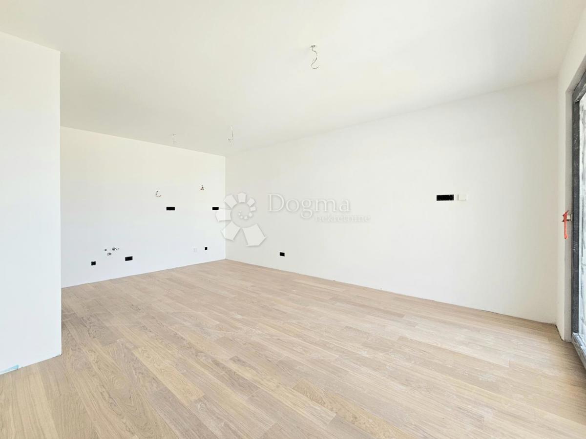 Umago, nuova costruzione,