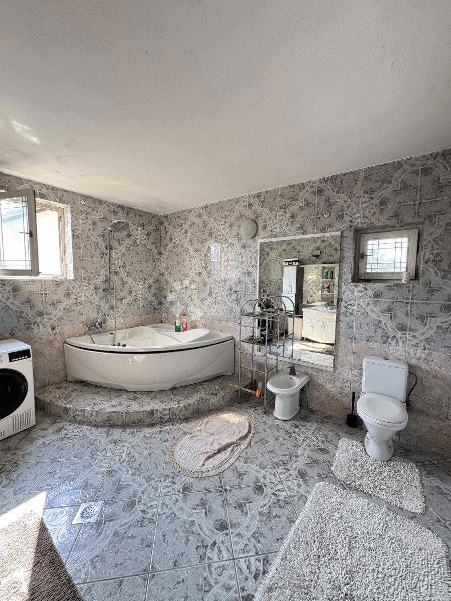 Casa Bogdani, Peščenica - Žitnjak, 780m2