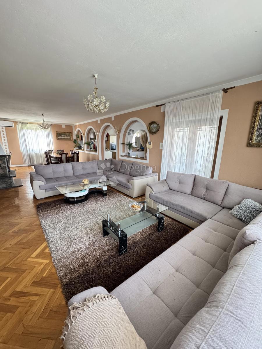 Casa Bogdani, Peščenica - Žitnjak, 780m2