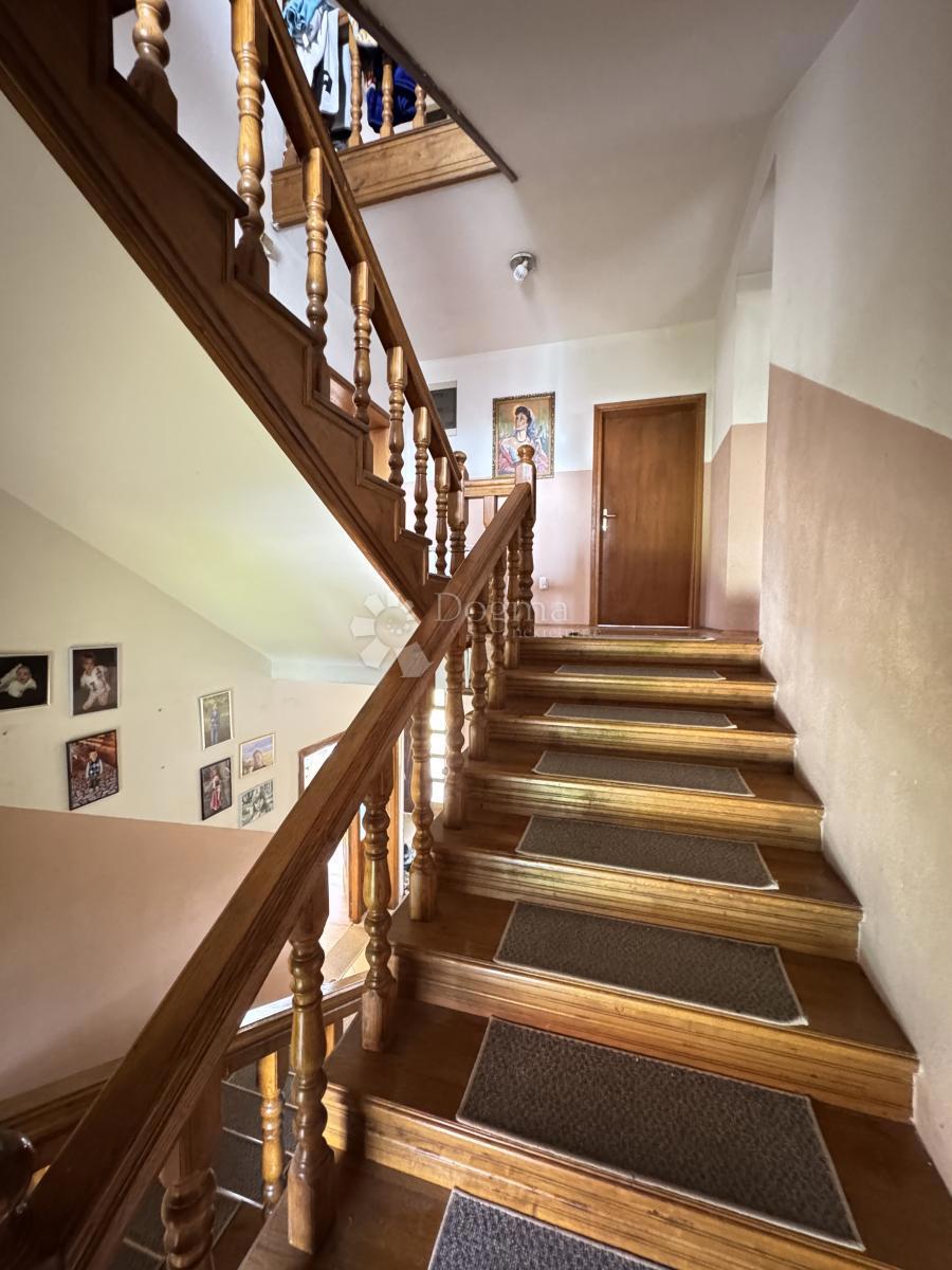 Casa Bogdani, Peščenica - Žitnjak, 780m2