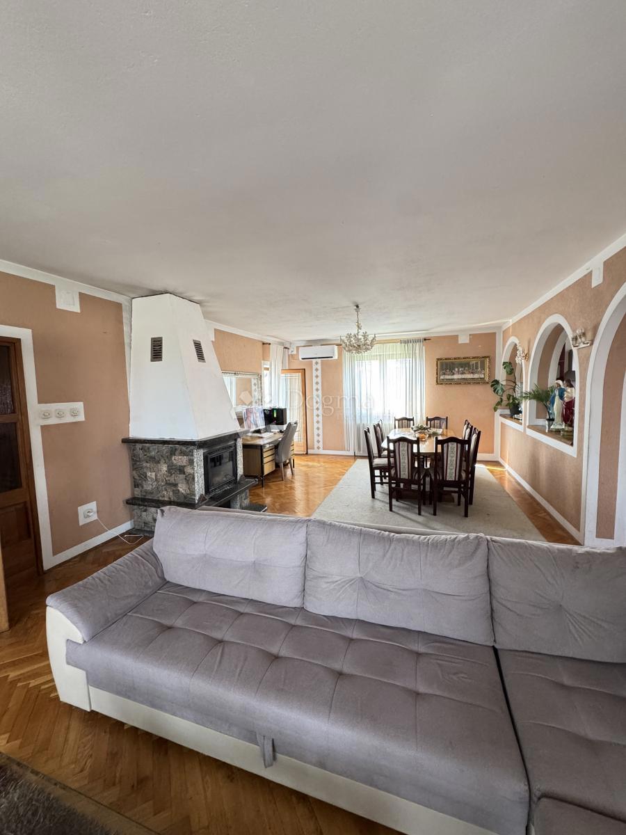 Casa Bogdani, Peščenica - Žitnjak, 780m2