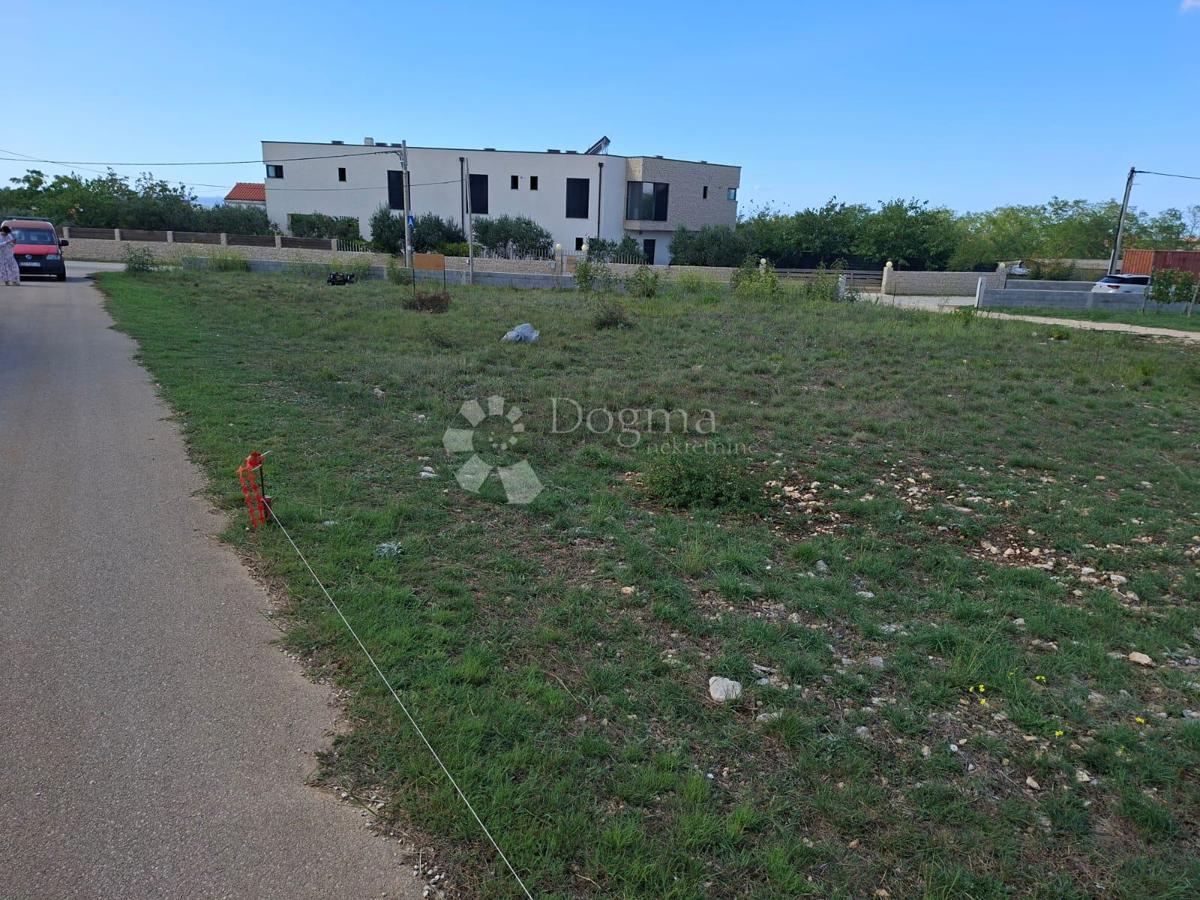 Terreno edificabile Vrsi, 709m2