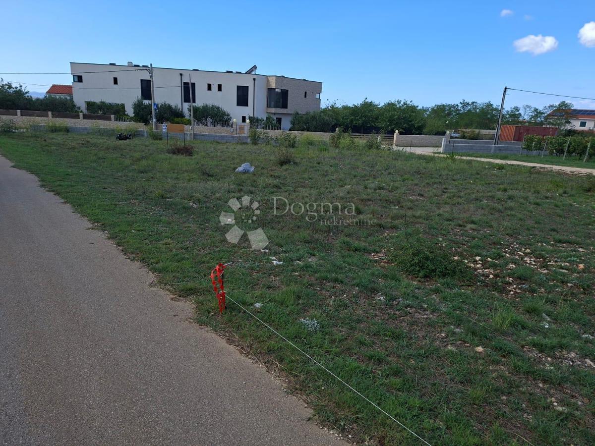 Terreno edificabile Vrsi, 709m2