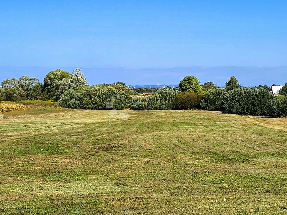 Terreno edificabile Gornji Kneginec, 8.305m2