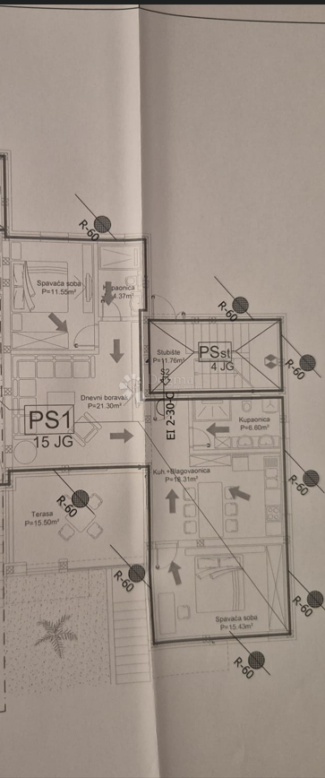 IN VENDITA – ELEGANTE APPARTAMENTO CON UNITÀ SEMINTERRATA AGGIUNTIVA, PRIMOŠTEN