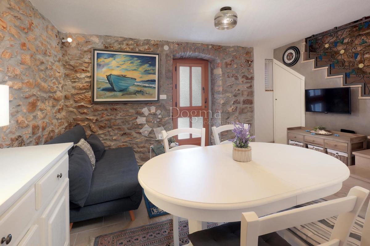 Autentica casa in pietra sull'isola di Molat - Investimento in pace, lusso e tradizione (-KA-), 55m2