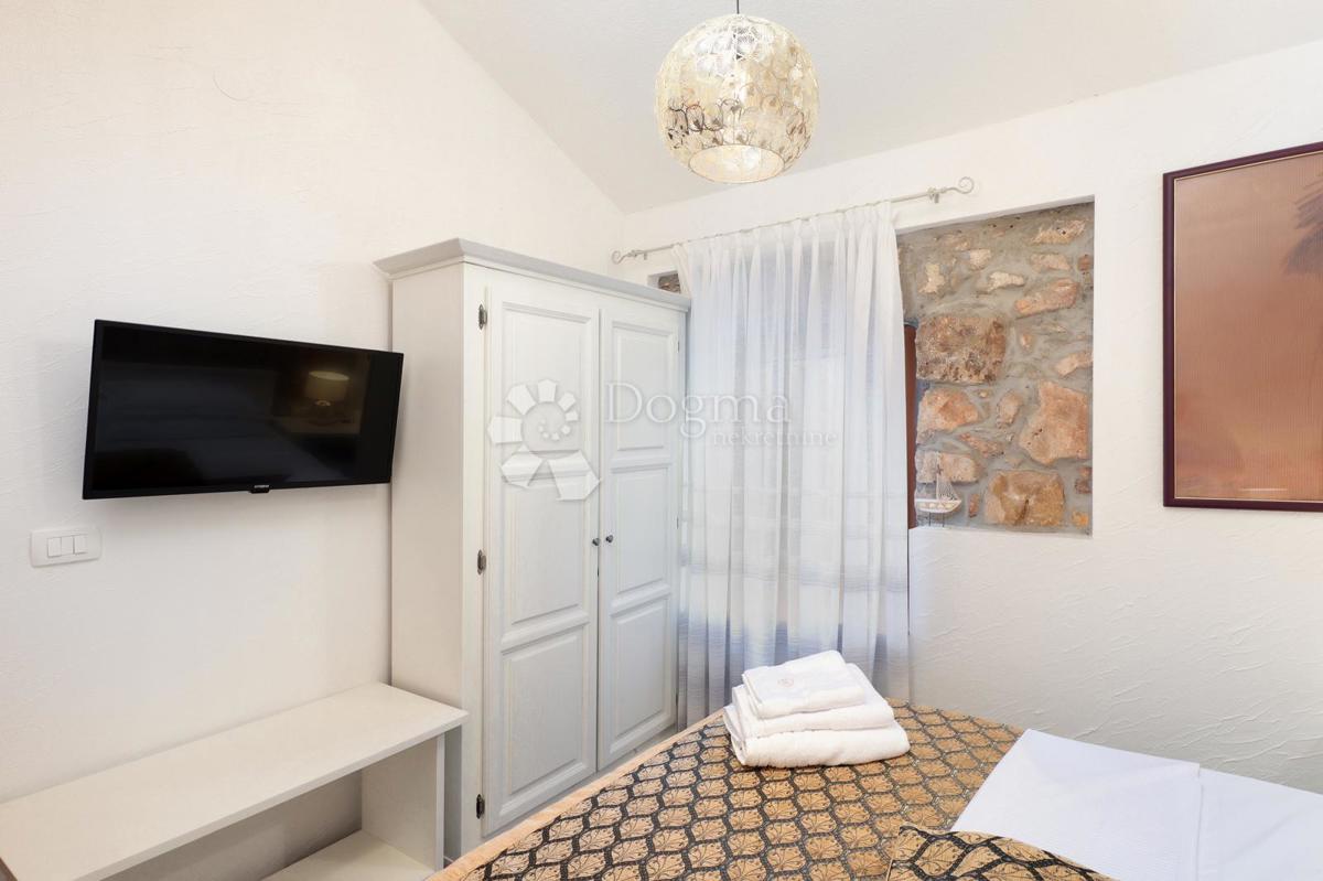 Autentica casa in pietra sull'isola di Molat - Investimento in pace, lusso e tradizione (-KA-), 55m2