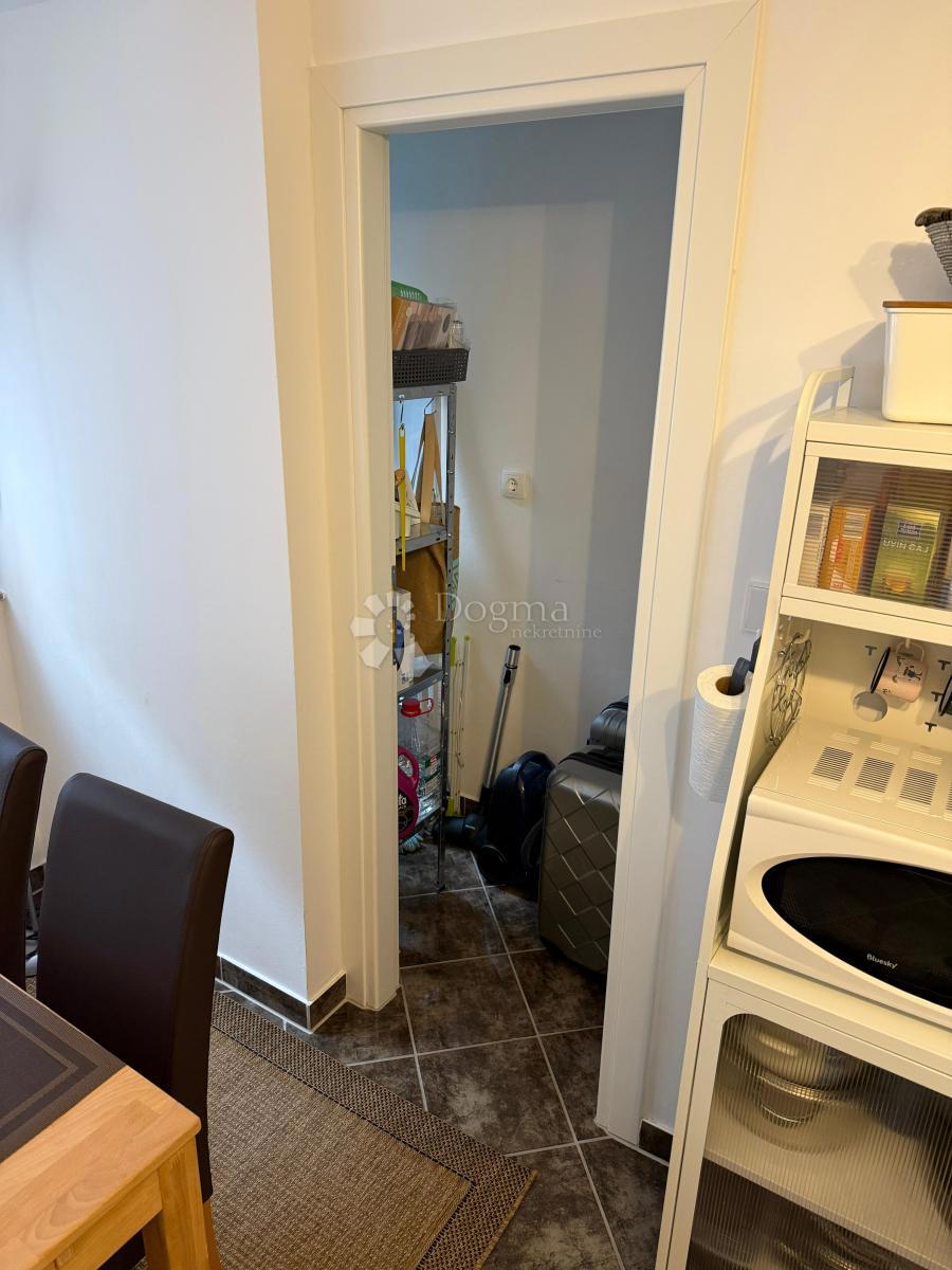 Allogio Pećine, Rijeka, 49,60m2