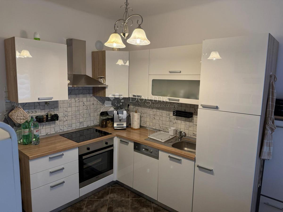 Allogio Pećine, Rijeka, 49,60m2