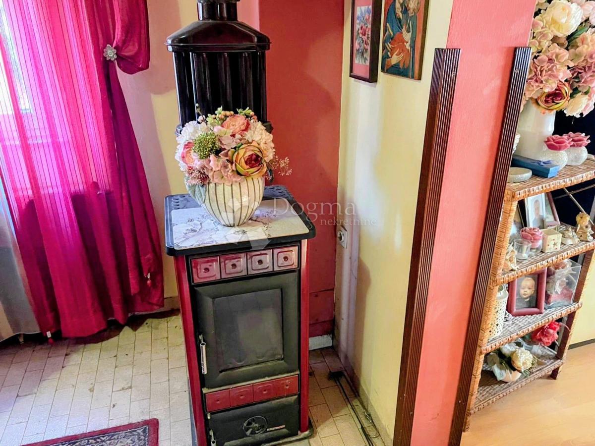 Pacchetto Belafuža: Casa, locale commerciale, cortile, terreno