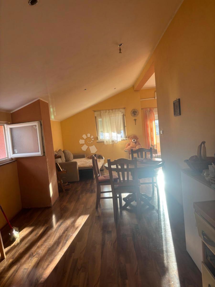 Pacchetto Belafuža: Casa, locale commerciale, cortile, terreno