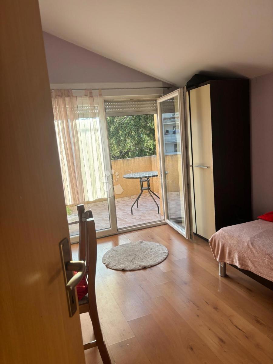 Pacchetto Belafuža: Casa, locale commerciale, cortile, terreno