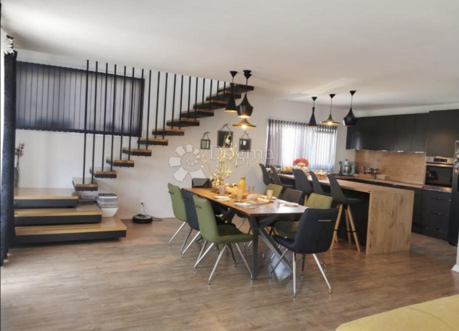 Allogio Strožanac, Podstrana, 156m2