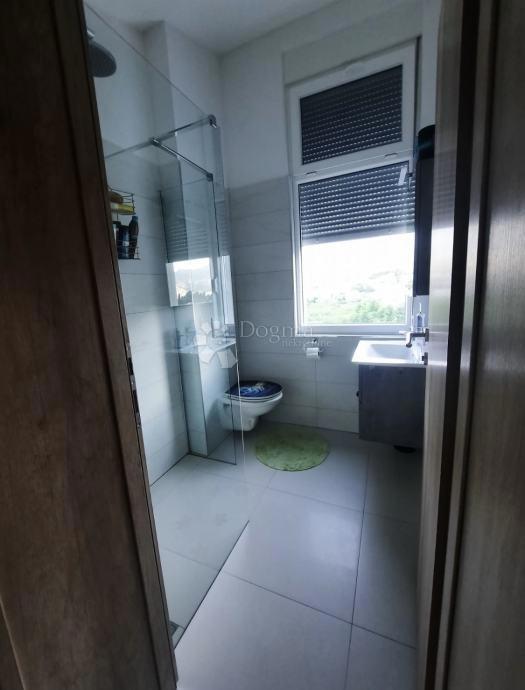 Allogio Strožanac, Podstrana, 156m2