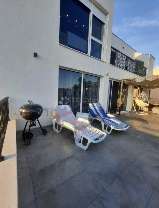 Allogio Strožanac, Podstrana, 156m2